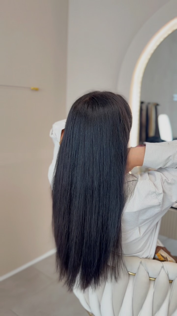 Glattes, geschmeidiges Haar nach Keratin Glättung